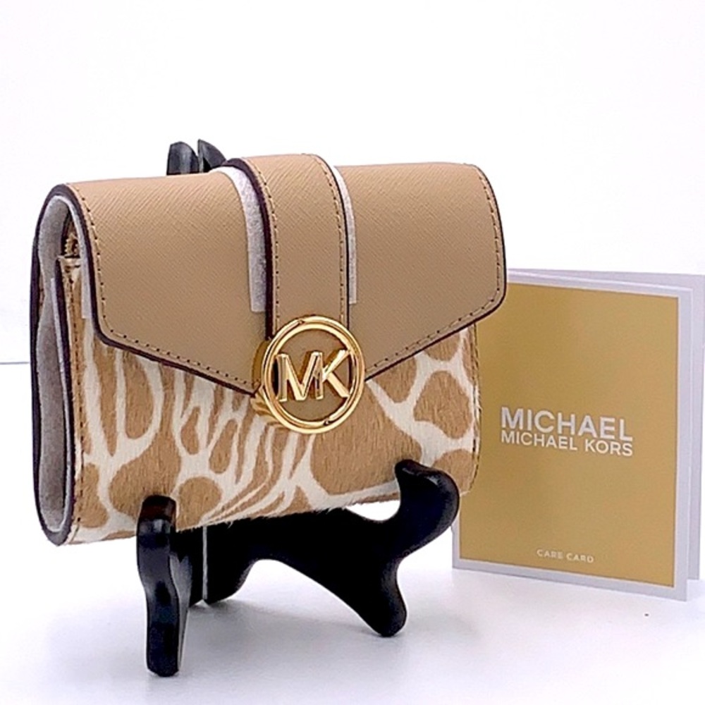 MICHAEL KORS
Carmen Medium Flap Bifold Faux Fur-Leather Wallet
Camel color - Picture 1 of 15